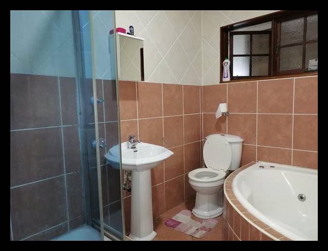 4 BEDROOM HOUSE FOR SALE IN MEER EN SEE